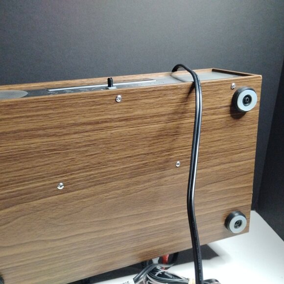 Crosley Fleetwood Speaker Radio Cd Player In Walnut (Bluetooth, Radio, CD) - Picture 8 of 15